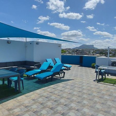 Flic En Flac Beach Penthouse 외부 사진