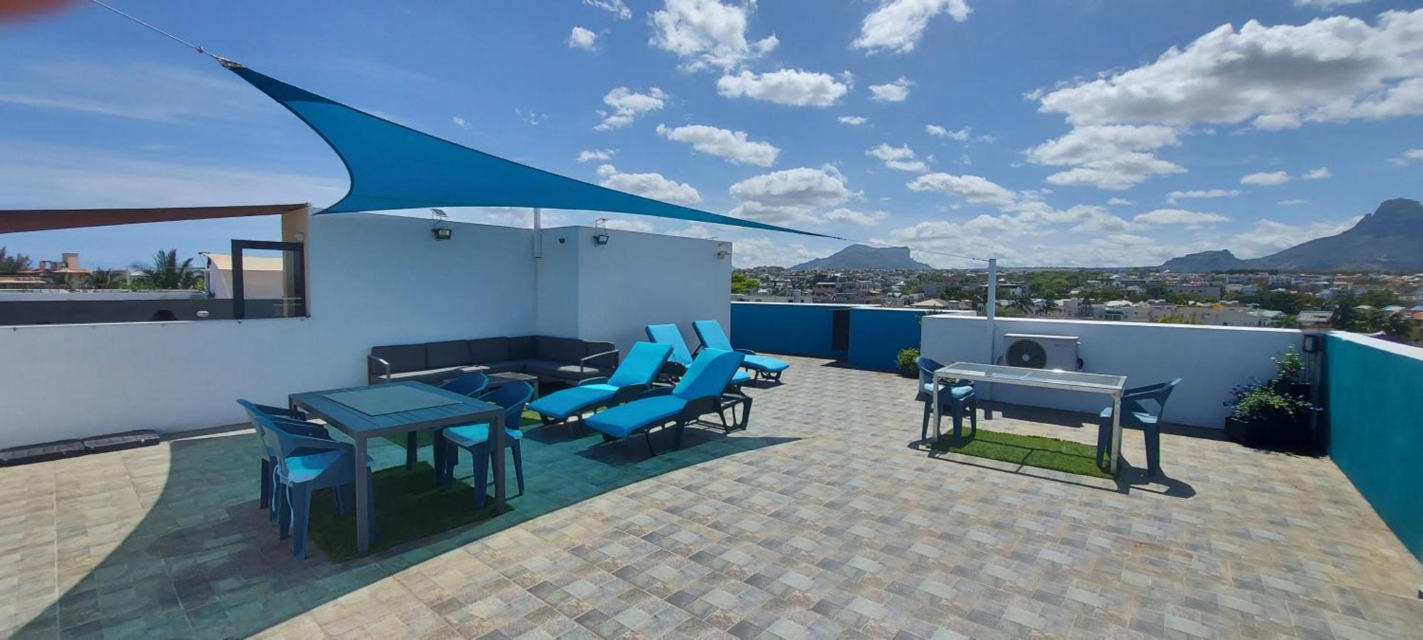 Flic En Flac Beach Penthouse 외부 사진