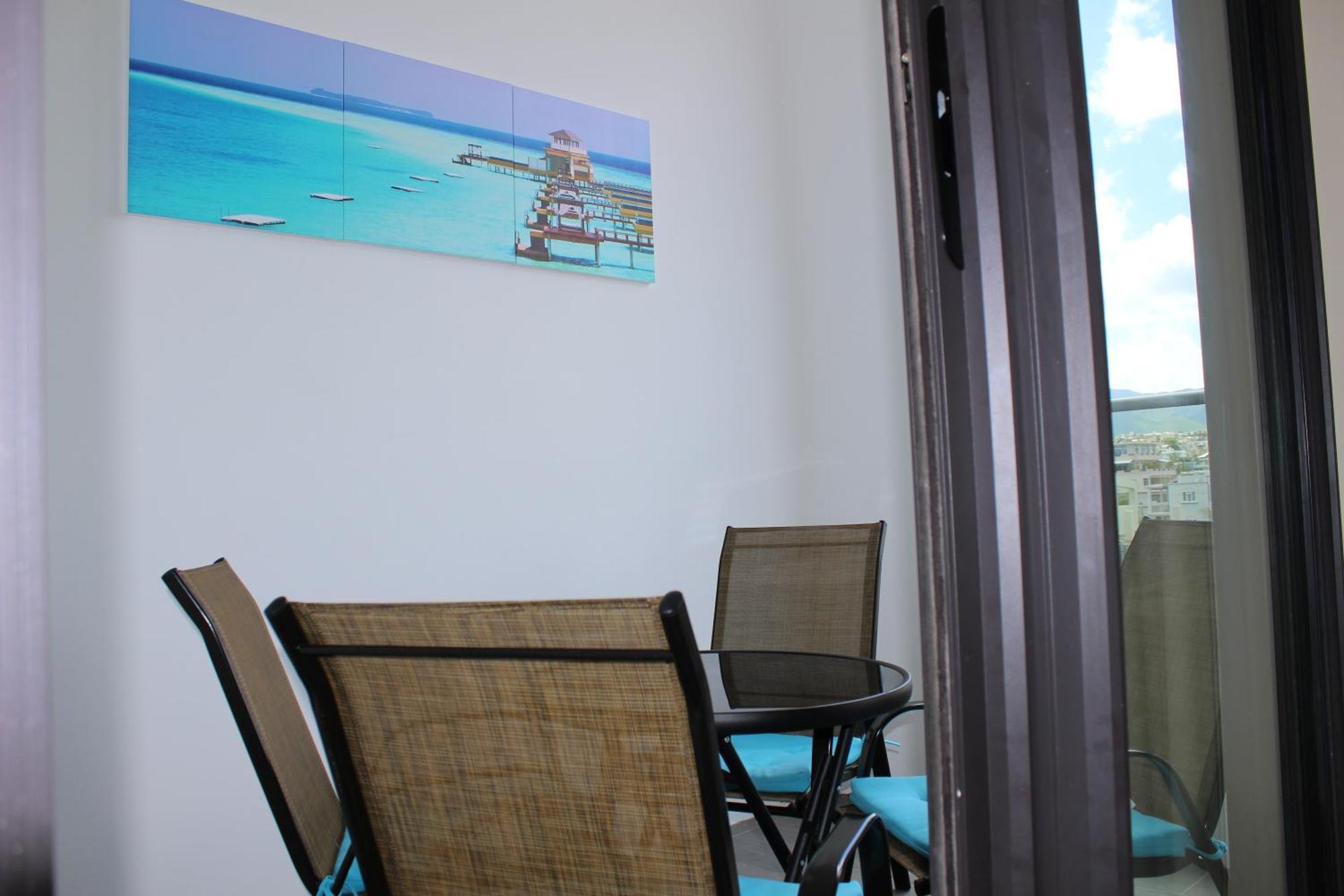 Flic En Flac Beach Penthouse 외부 사진