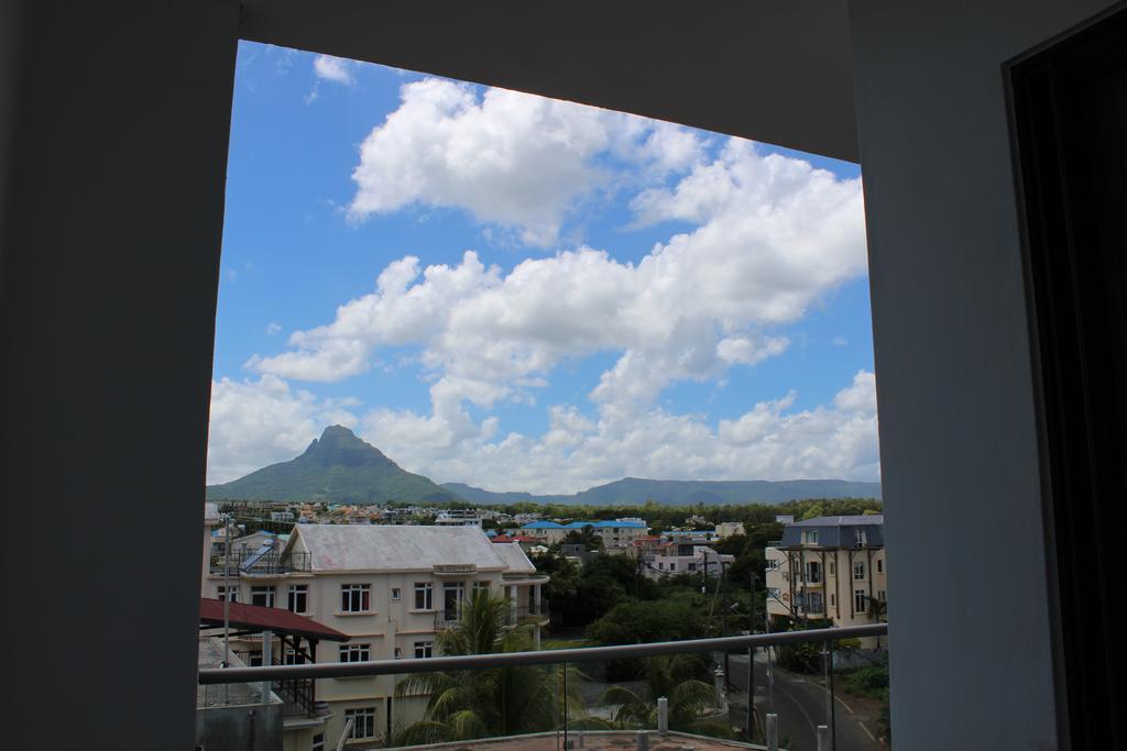Flic En Flac Beach Penthouse 외부 사진
