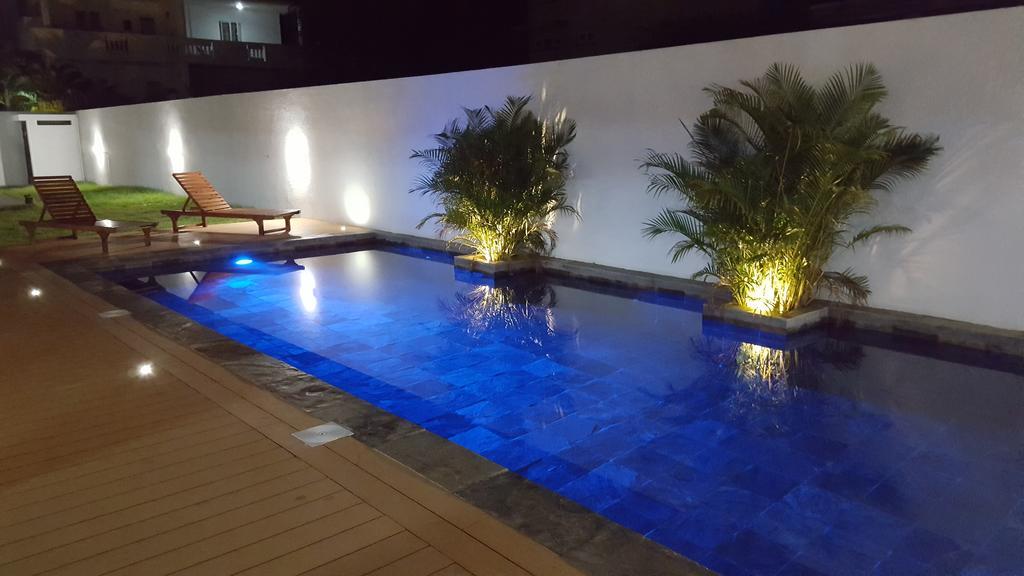 Flic En Flac Beach Penthouse 외부 사진